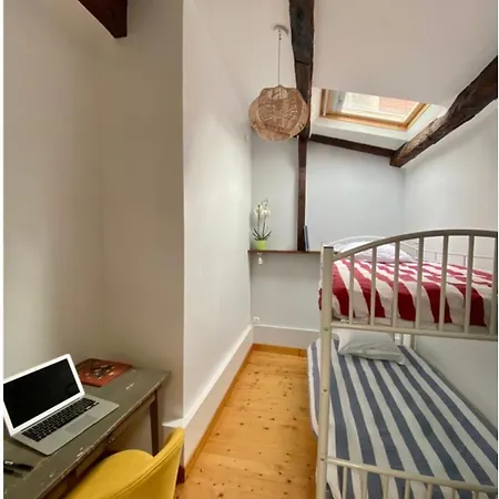 Appartement 3 Pieces Sur Le Vieux Port, Plein Centre